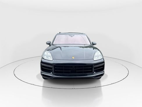 Used 2023 Porsche Cayenne Turbo S AWD/4WD image 3