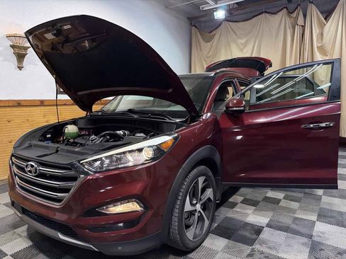 Used 2016 Hyundai Tucson Limited w/ Option Group 03 FWD image 11