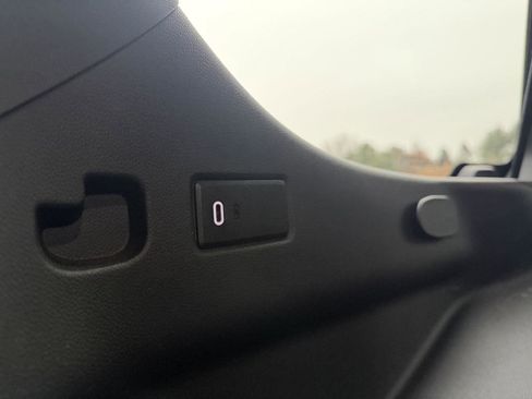 Used 2022 Chevrolet Tahoe RST w/ Sport Performance Package image 39