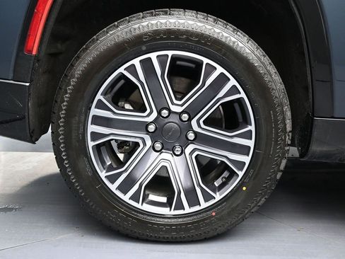 Used 2024 Jeep Wagoneer Series II w/ Flexible Seating Group image 11