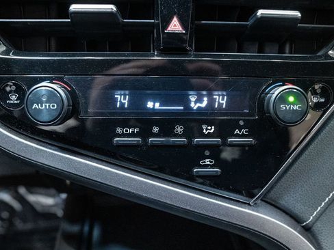 Used 2022 Toyota Camry SE image 26