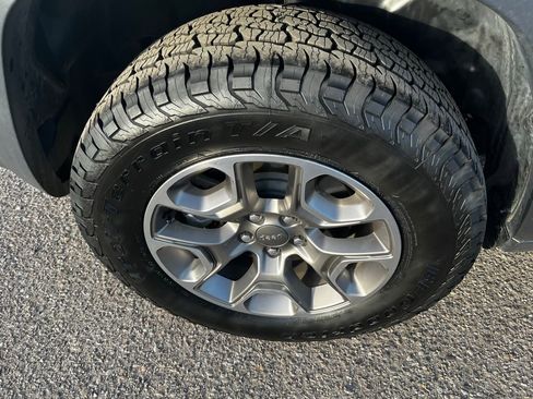 Used 2020 Jeep Cherokee Trailhawk w/ Cold Weather Group image 11