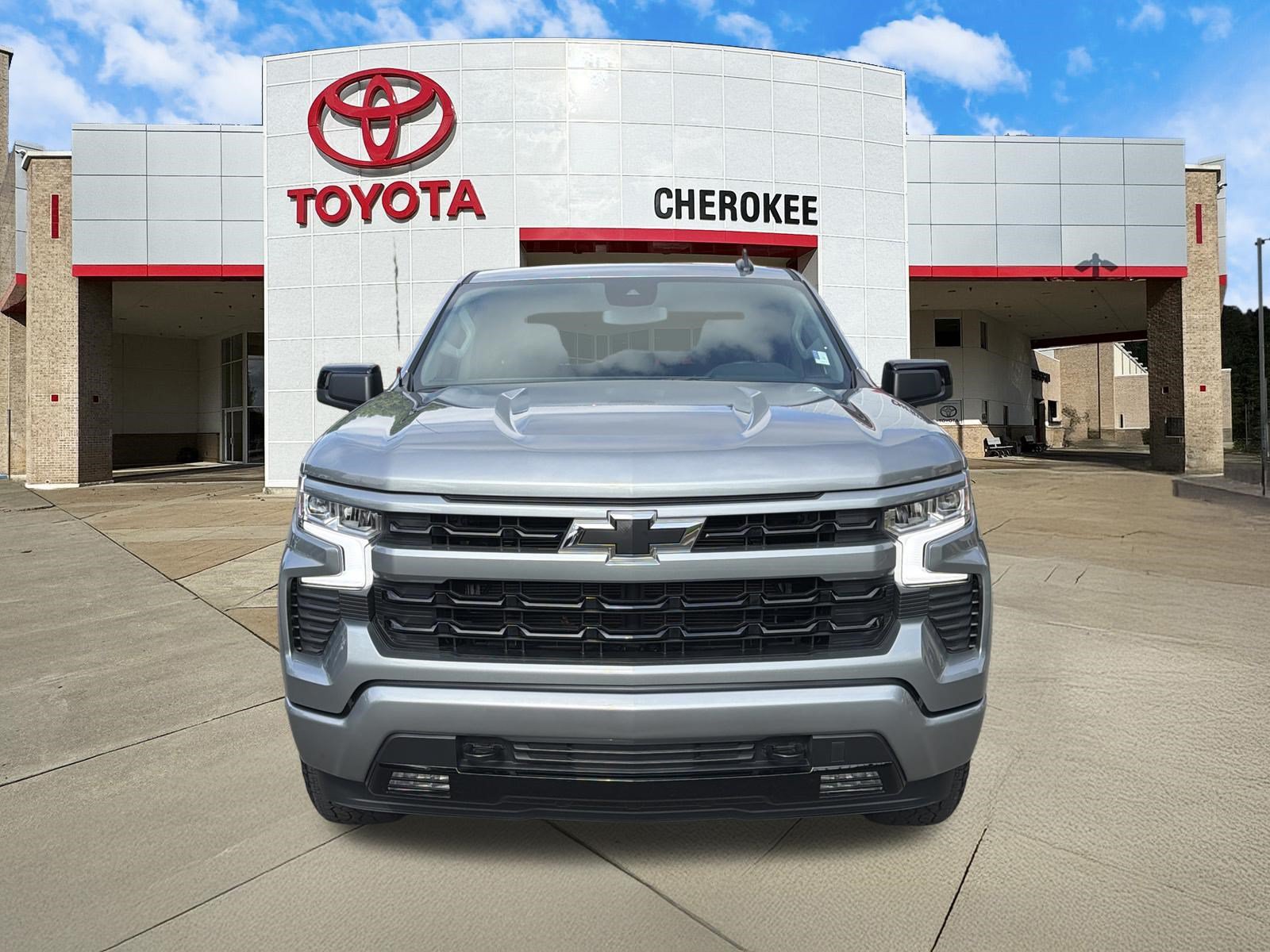 Used 2025 Chevrolet Silverado 1500 RST AWD/4WD image 2