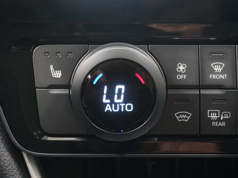 Used 2024 Toyota Grand Highlander FWD image 23