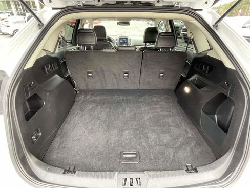 Used 2024 Ford Edge SEL image 12