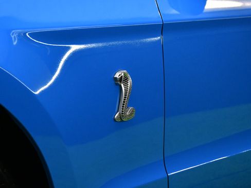 Used 2011 Ford Mustang Shelby GT500 w/ SVT Performance Pkg image 9