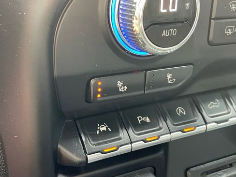 Used 2022 GMC Sierra 1500 SLT w/ Driver Alert Package II image 16