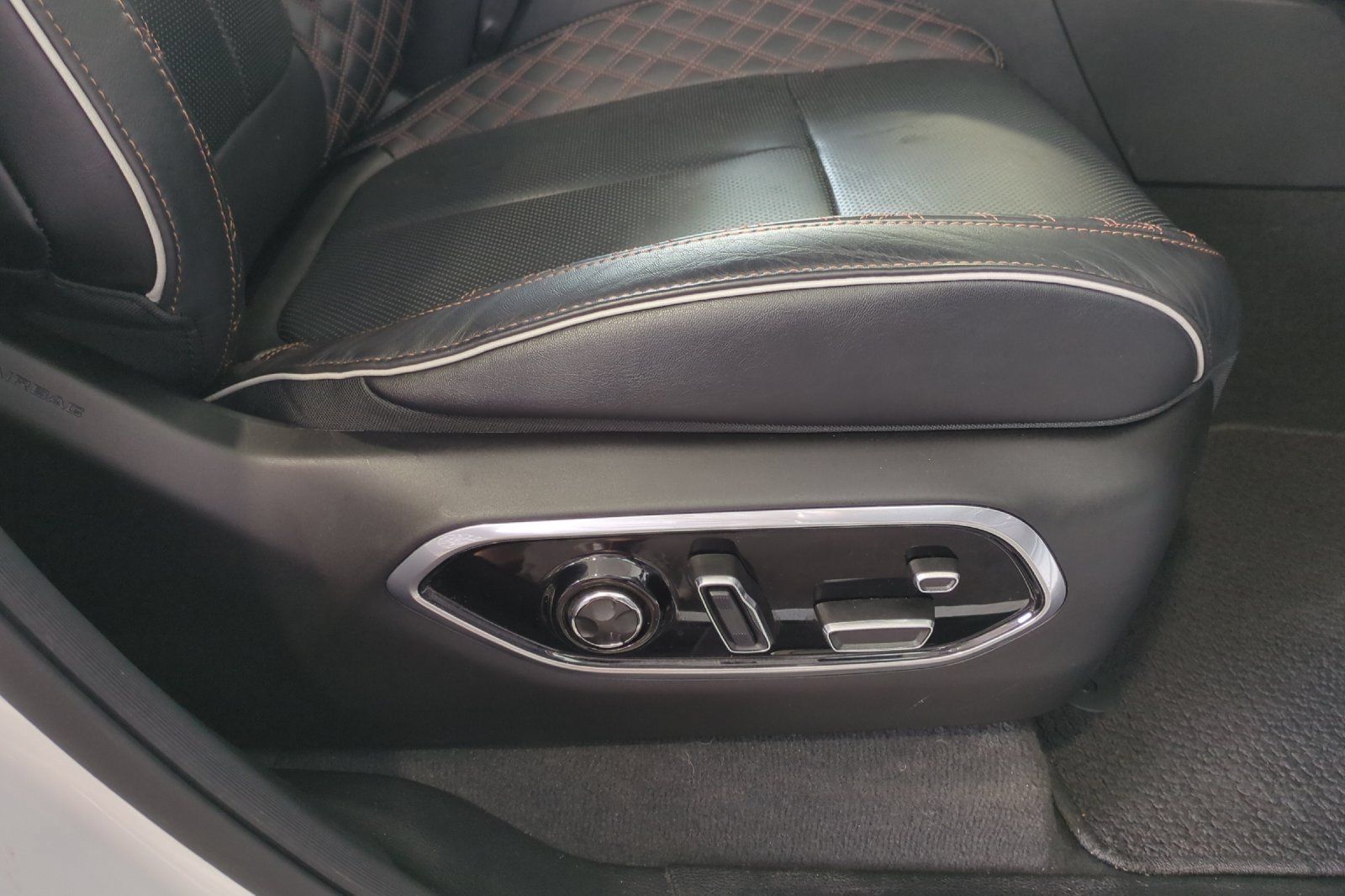 Used 2024 Jeep Grand Cherokee L Summit w/ Advanced Protech Group IV AWD/4WD image 23