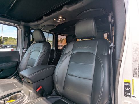 Used 2022 Jeep Wrangler Unlimited Sahara w/ LED Lighting Group image 10