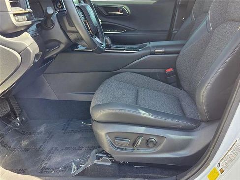 Certified 2024 Toyota Crown XLE image 15