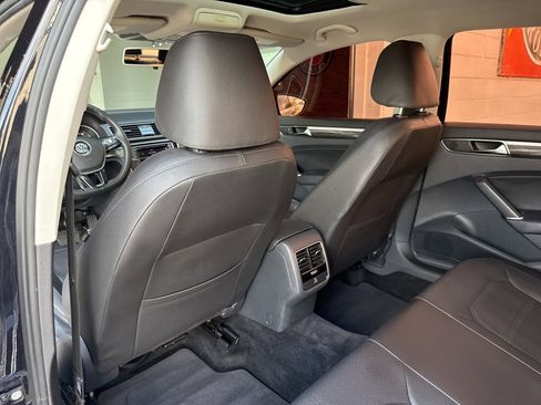 Used 2018 Volkswagen Passat 2.0T SE w/ SE Lighting Package image 7