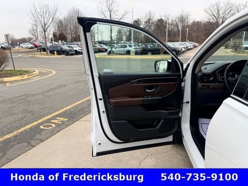 Certified 2025 Honda Pilot Elite image 18