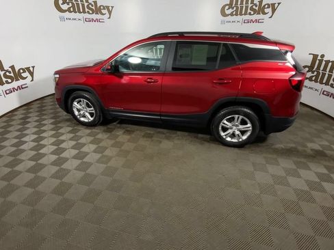 Used 2023 GMC Terrain SLE w/ Driver Convenience Package FWD image 5