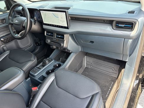 Used 2025 Ford Maverick Lobo image 10