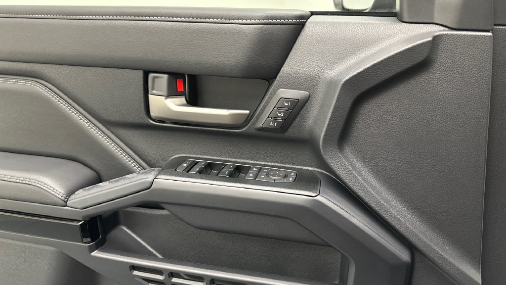 New 2026 Toyota 4Runner Limited AWD/4WD image 18