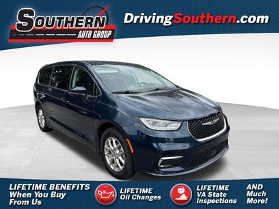 Used 2023 Chrysler Pacifica Touring-L