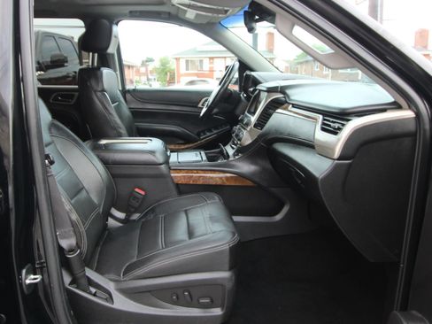 Used 2016 GMC Yukon XL Denali w/ Open Road Package AWD/4WD image 10