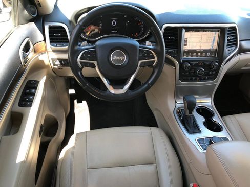 Used 2016 Jeep Grand Cherokee Limited w/ Trailer Tow Group IV AWD/4WD image 13