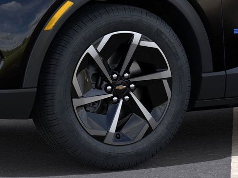 New 2026 Chevrolet Equinox EV LT image 9