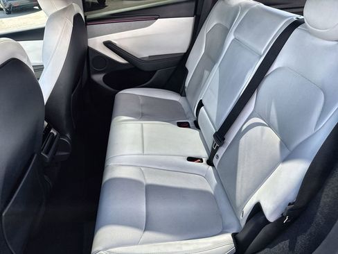 Used 2026 Tesla Model Y Long Range image 31