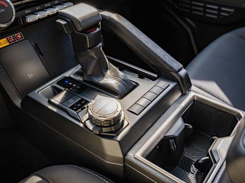 Used 2025 Toyota Tacoma TRD Sport w/ TRD Sport Upgrade Package image 39