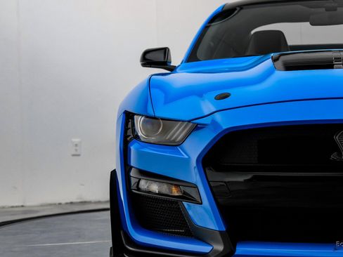 Used 2022 Ford Mustang Shelby GT500 w/ Carbon Fiber Track Pack image 34