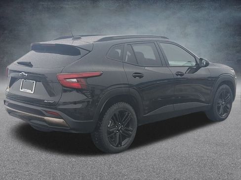 Used 2024 Chevrolet Trax ACTIV w/ Sunroof Package image 7