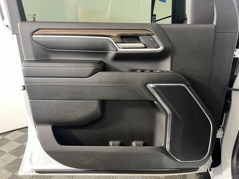 Used 2024 Chevrolet Silverado 2500 LT AWD/4WD image 16