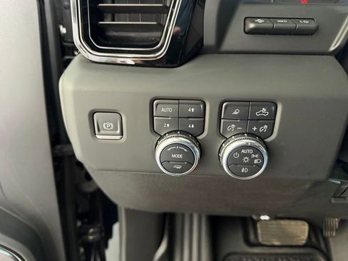 Used 2024 GMC Sierra 2500 AT4X AWD/4WD image 8