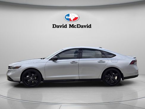 Used 2025 Honda Accord Sport image 2