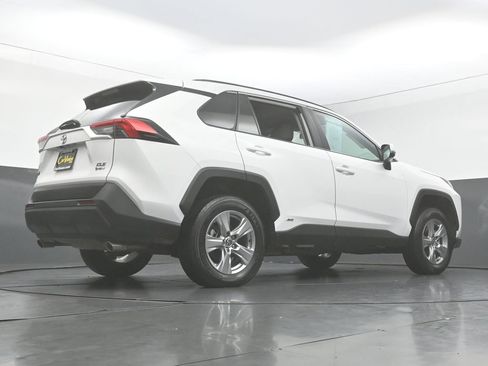 Used 2025 Toyota RAV4 XLE AWD/4WD image 45