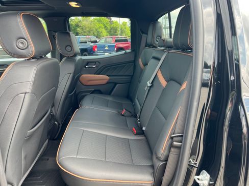 Certified 2024 GMC Canyon AT4 w/ AT4 Premium Package AWD/4WD image 7