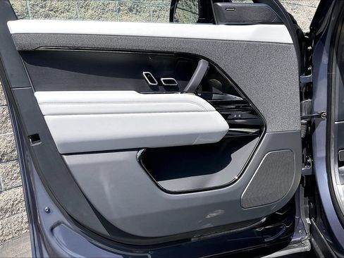 New 2026 Land Rover Range Rover Sport SE image 12