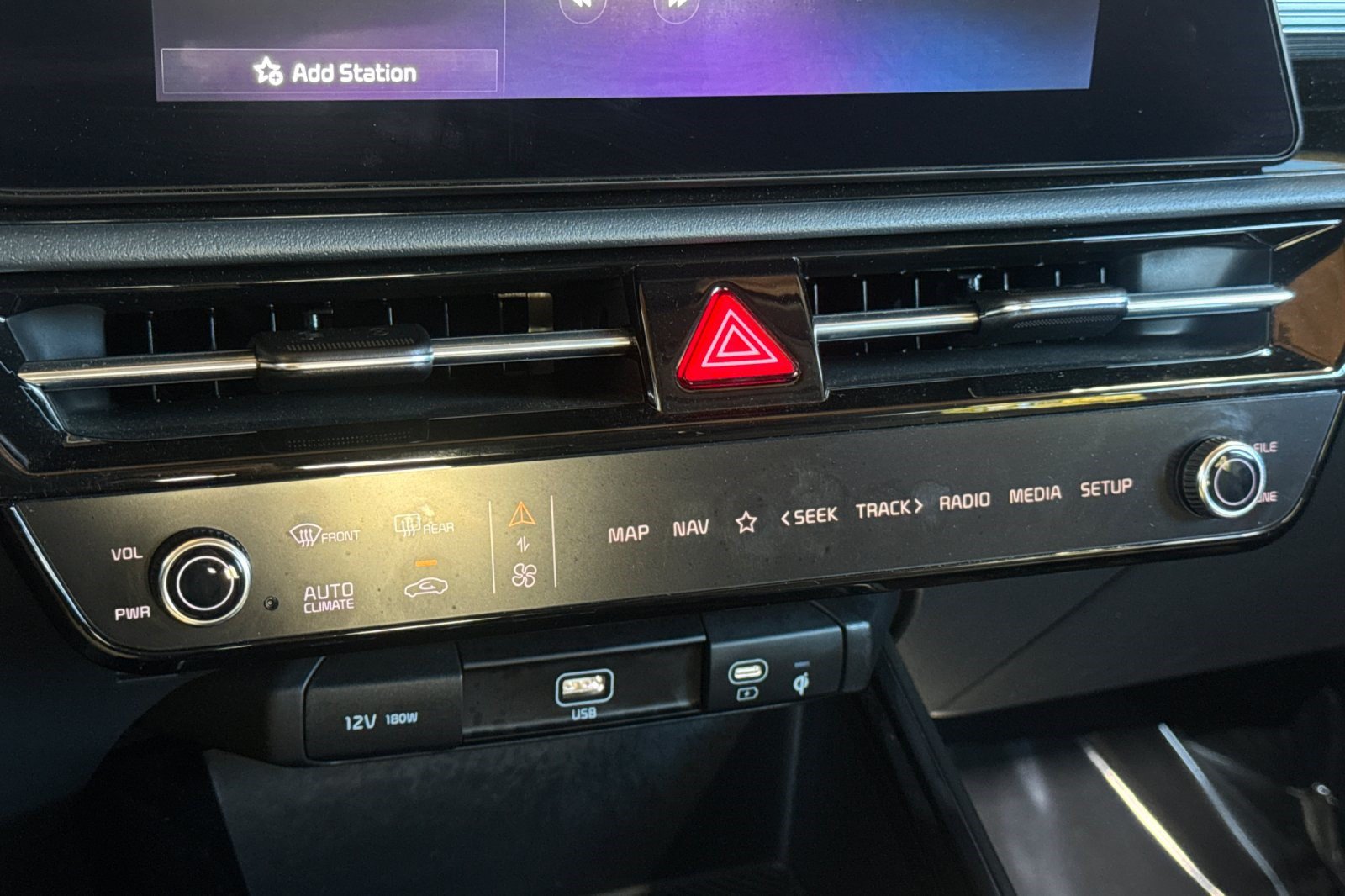 Used 2024 Kia Niro Wind FWD image 18