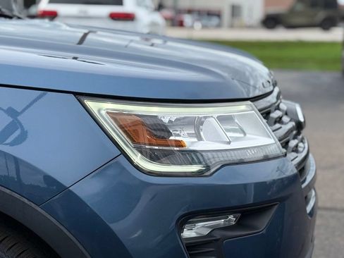 Used 2019 Ford Explorer XLT w/ Equipment Group 202A AWD/4WD image 42
