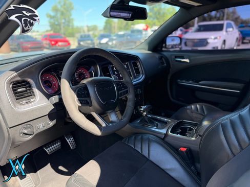 Used 2022 Dodge Charger SRT Hellcat w/ Harman/Kardon Audio Group RWD image 11