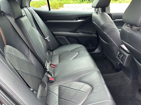 Used 2018 Toyota Camry XLE w/ Audio Package FWD image 16