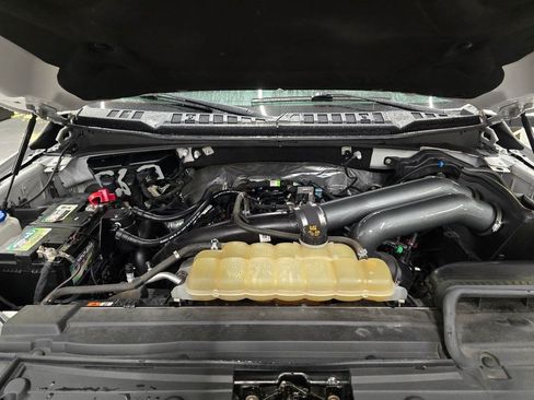 Used 2019 Ford F150 Lariat w/ Equipment Group 502A Luxury AWD/4WD image 18