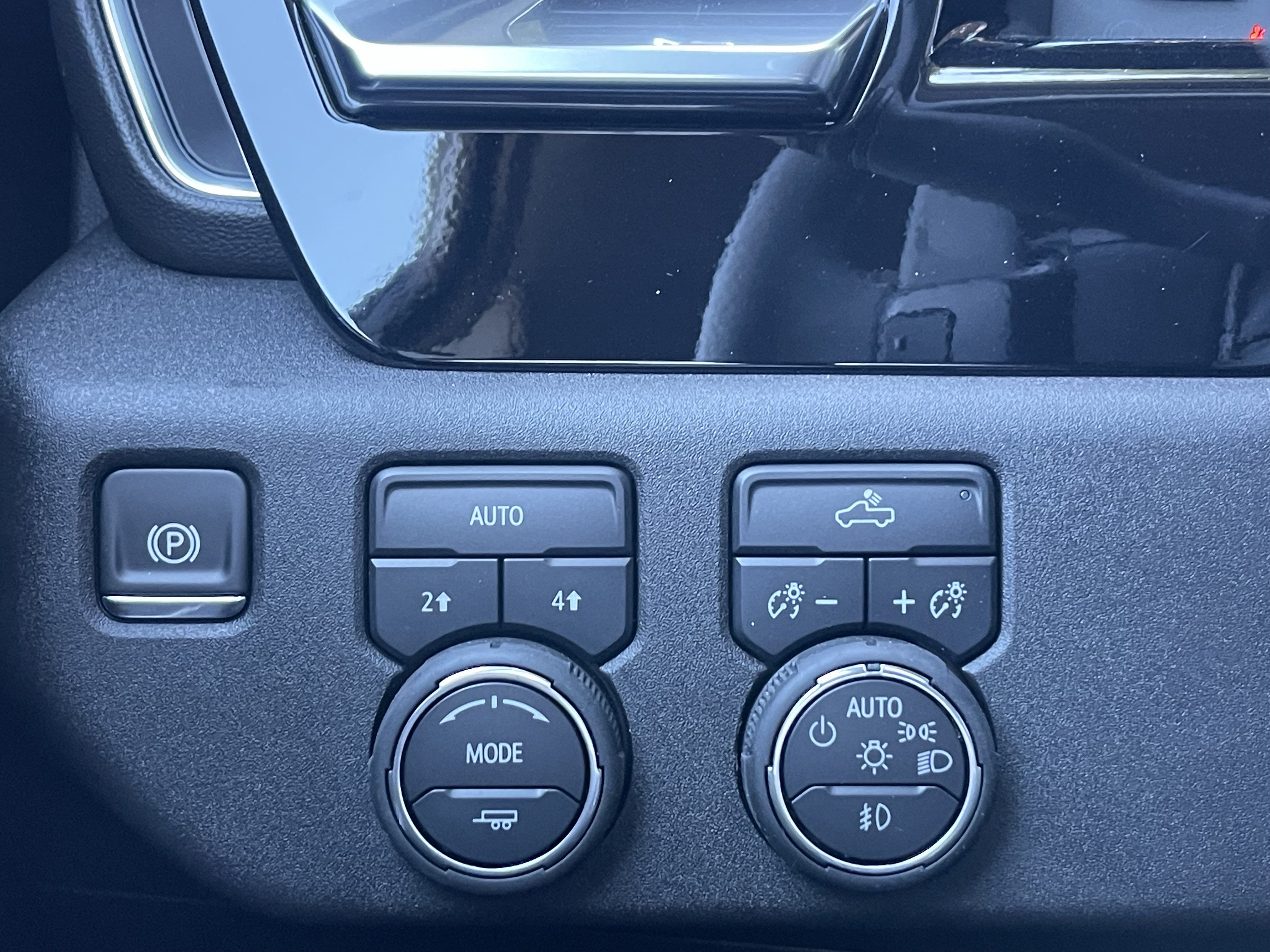 New 2026 Chevrolet Silverado 1500 RST w/ Redline Edition AWD/4WD image 32