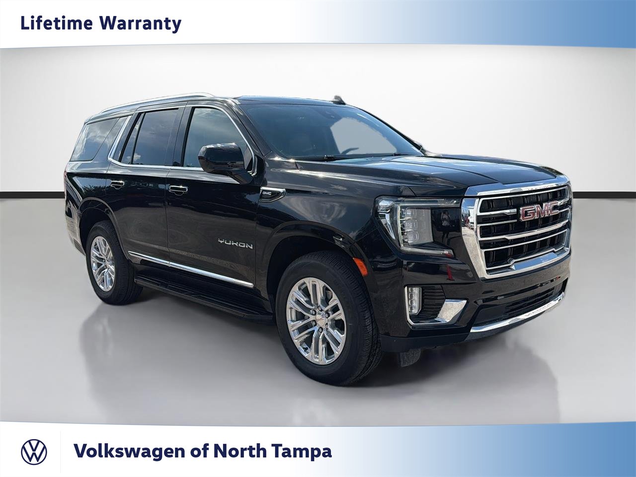 Used 2024 GMC Yukon SLT AWD/4WD image 1