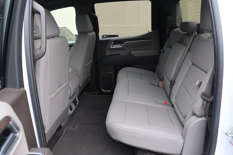 Used 2026 GMC Sierra 1500 SLT AWD/4WD image 27