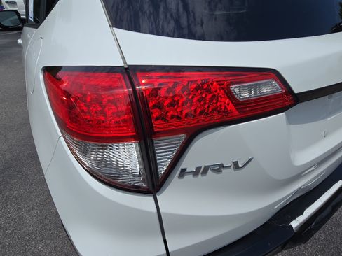 Used 2022 Honda HR-V Sport image 32