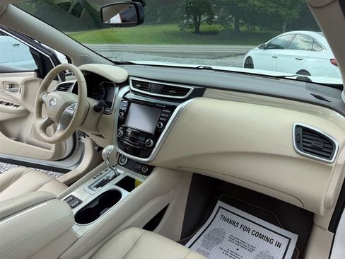 Used 2018 Nissan Murano SL w/ Moonroof Package FWD image 13
