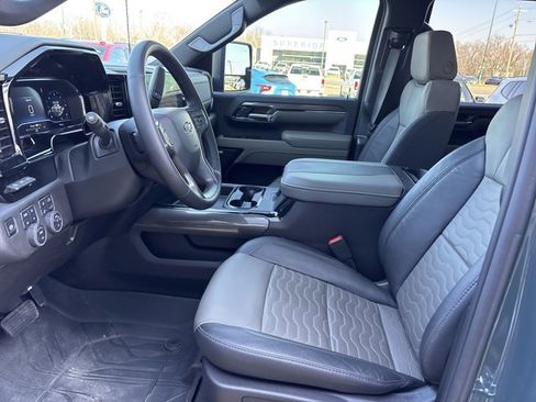 Used 2025 Chevrolet Silverado 2500 ZR2 w/ Technology Package image 18