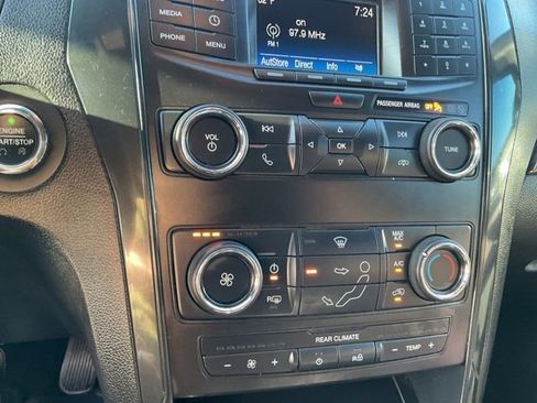 Used 2018 Ford Explorer XLT w/ Class II Trailer Tow Package FWD image 19