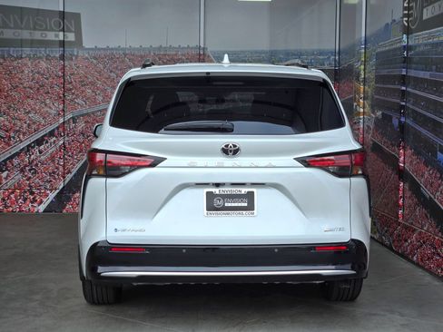 Certified 2026 Toyota Sienna Limited AWD/4WD image 7