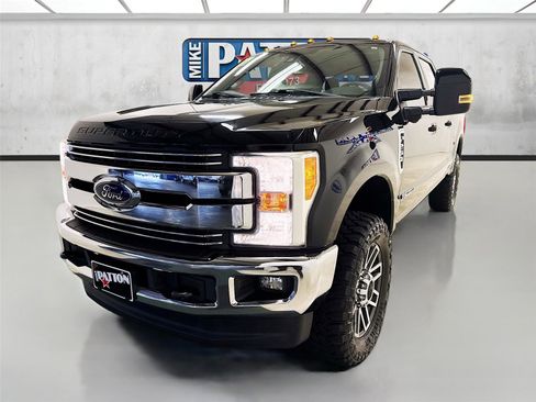 Used 2017 Ford F250 Lariat w/ Lariat Ultimate Package image 3