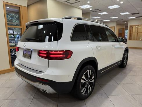 Used 2025 Mercedes-Benz GLB 250 image 5