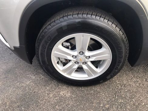 Used 2018 Chevrolet Trax LT w/ LT Convenience Package AWD/4WD image 36
