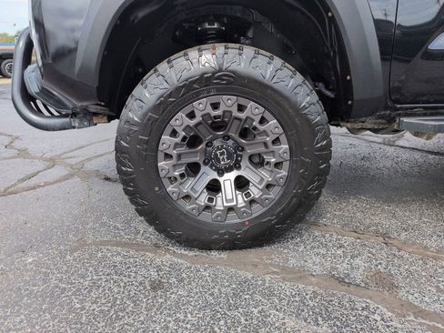 Used 2020 Toyota Tacoma TRD Off-Road image 27